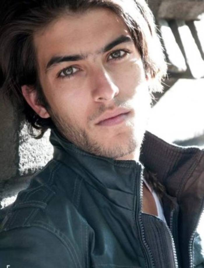 Juan Pablo Gil apareció en varios episodios como: 'La música del amor', 'El precio de un error', 'Las verdaderas pruebas de amor', 'Tuyo es mi corazón' y 'Amor ilegal'.