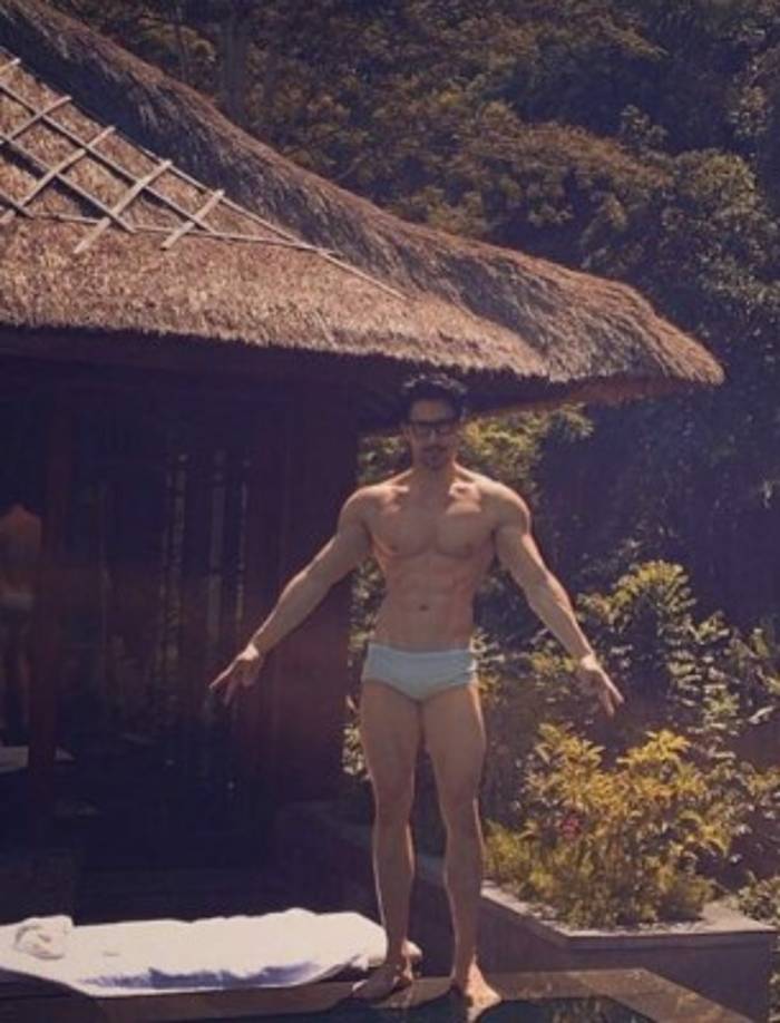 Tan reveló a un website chino los secretos para mantener su espectacular físico. Afirma que nunca se baña de noche ni muy temprano por las mañanas. Y come pollo casi todos los días. Además, entrena a diario en el gimnasio.