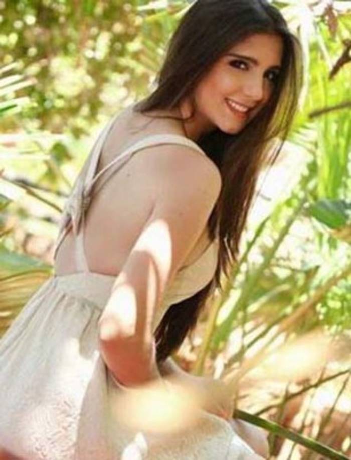 Además la bella catracha sacó un curso especializado en la realización de eventos de moda.