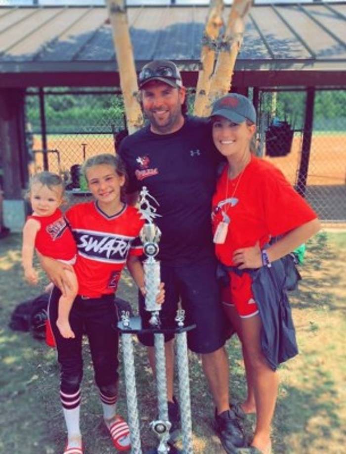 Después de quedar embarazada a los 16 años de su entonces novio Casey Aldridge, Spears dio a luz a una hija, llamada Maddie Briann, que ahora tiene 10 años. <br/><br/>La relación intermitente de Aldridge y Spears finalmente terminó en noviembre de 2010 y Spears ahora está casada con el empresario Jamie Watson, con quien comparte una hija recién nacida llamada Ivey Joan. <br/><br/>Spears intentó incursionar en la música country en 2013, lanzando un sencillo, 'How could I want more' junto con su EP debut titulado The Journey .