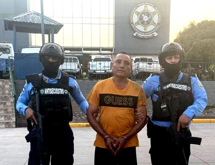 La Unidad Nacional Antisecuestros (Unas) capturó a Felipe Arnaldo Pérez quien es sindicado como el autor intelectual del secuestro y asesinato del ganadero Eliberto Salatiel Salinas y de su empleado José Arnulfo Martínez Santos.