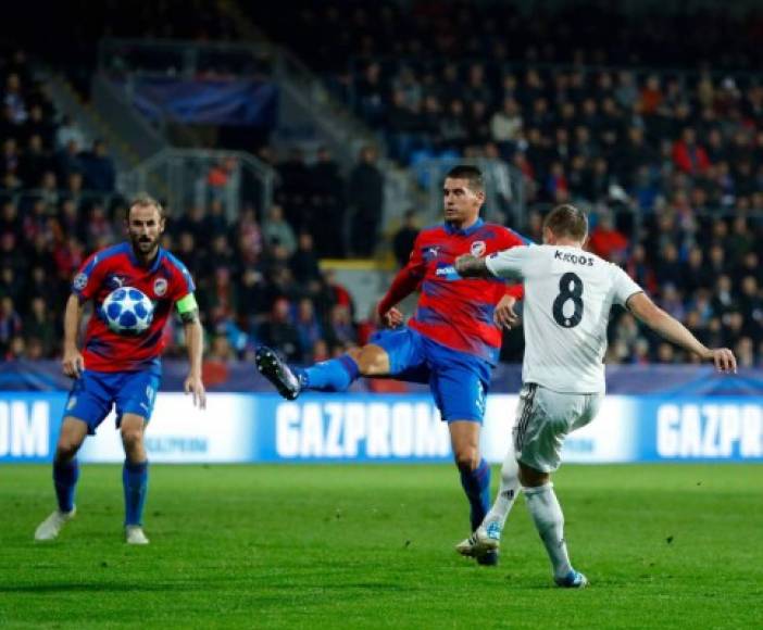 Toni Kroos selló la goleada del Real Madrid con un golazo. Foto RealMadrid.com