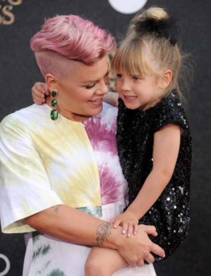 Pink con su hija Willow Sage Hart.