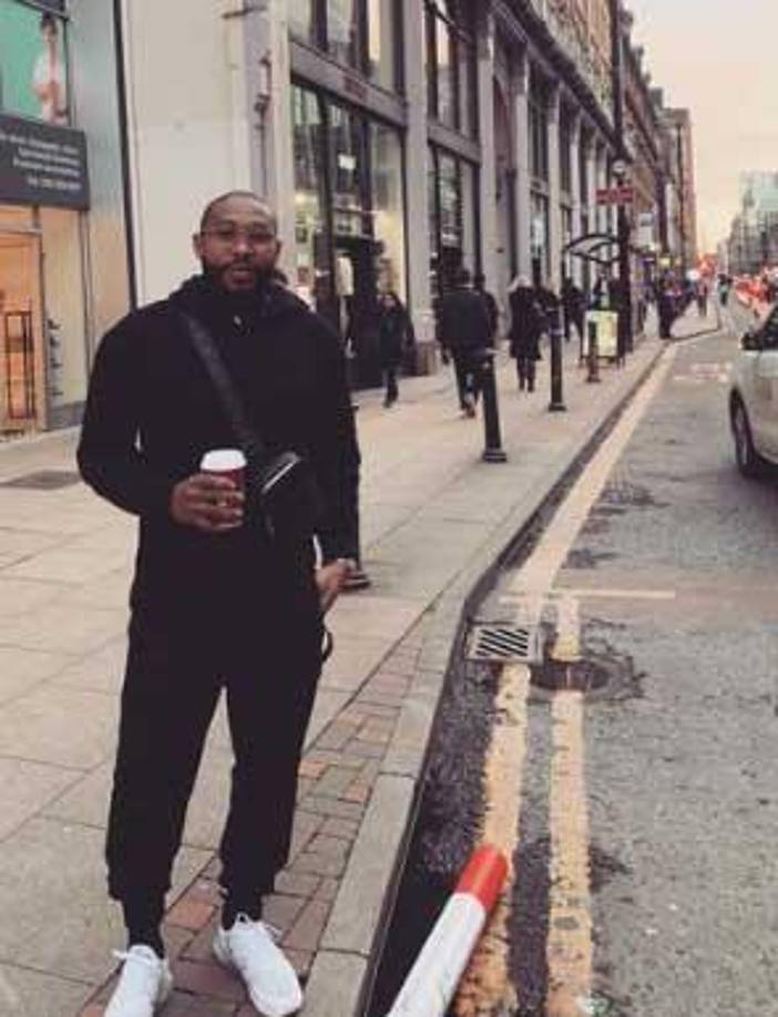 El sitio oficial de la policía del condado de Santa Lucía, “StLucieSheriff”, tiene registrado el perfil del hondureño, donde detalla que su arresto aconteció a las 9:35 de la noche, saliendo del centro penitenciario 15 horas después, a 1:28 de la tarde del siguiente día.