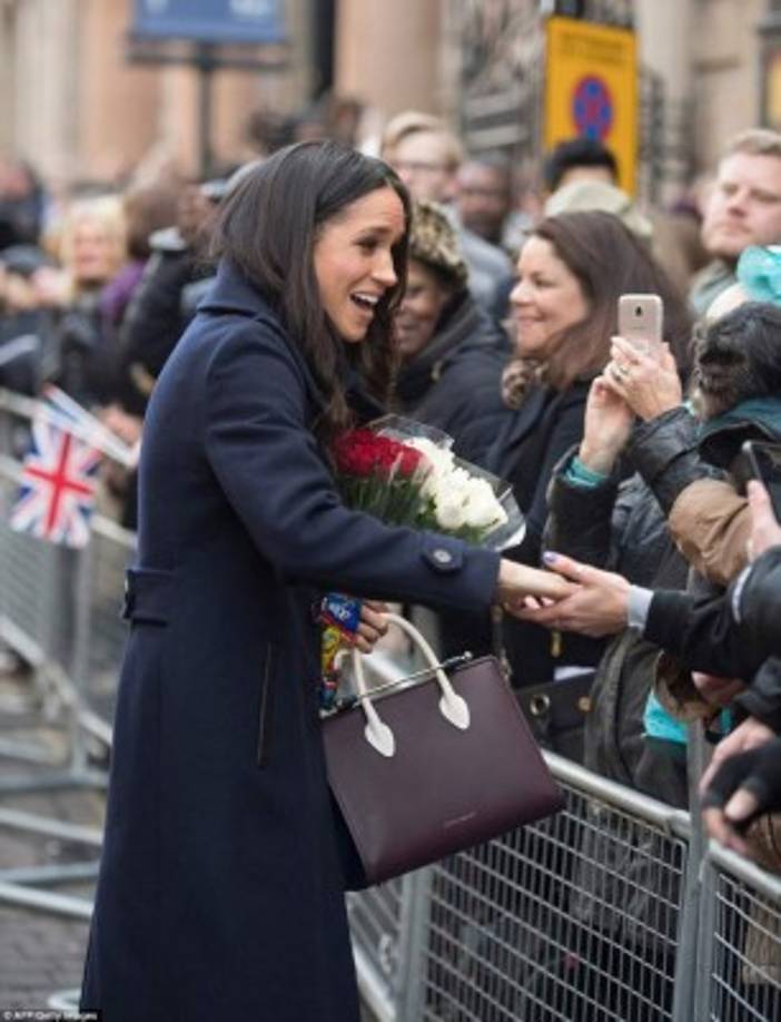 Morton estima que Markle es una persona ambiciosa, madura y centrada, citando su trabajo como actriz, bloguera y portavoz de la ONU.<br/><br/>'Da la impresión de ser muy elocuente, reflexiva y tranquila', sostuvo.