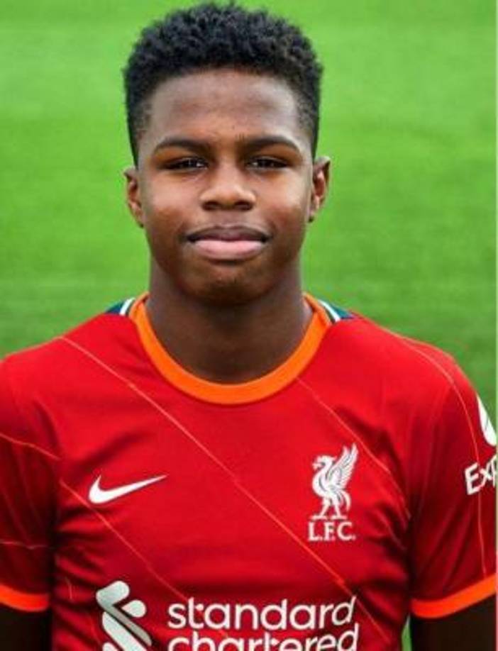 En noviembre del 2021, el hijo de Maynor Figueroa fue ascendido a la Sub-18 del Liverpool y realizó su debut con el equipo en el derbi ante Everton. 