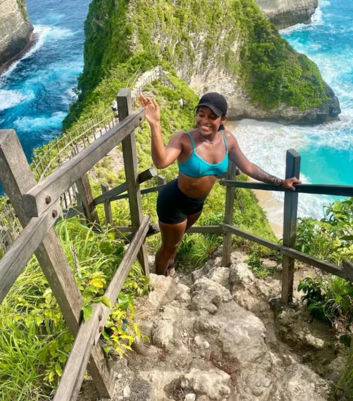 Las últimas imágenes de la influencer Juliana Marins antes de su muerte en Indonesia