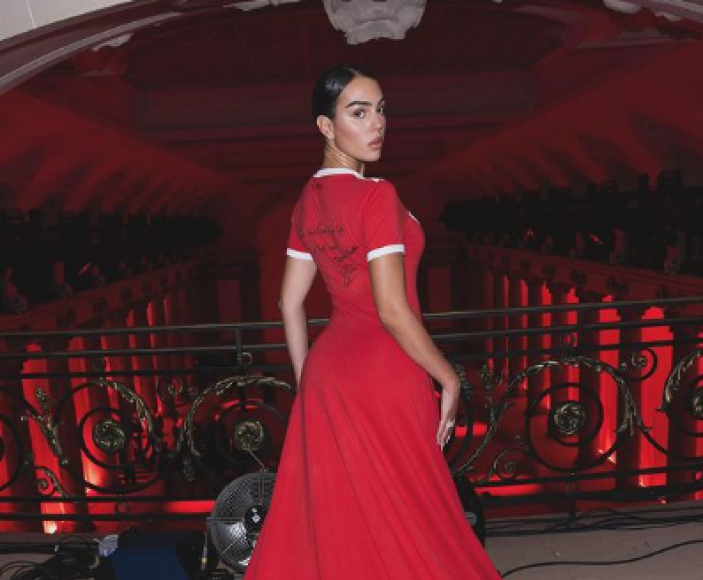 La ocasión fue el desfile Vetements Womenswear para la colección Otoño-Invierno 2024-2025 celebrado el viernes en París.