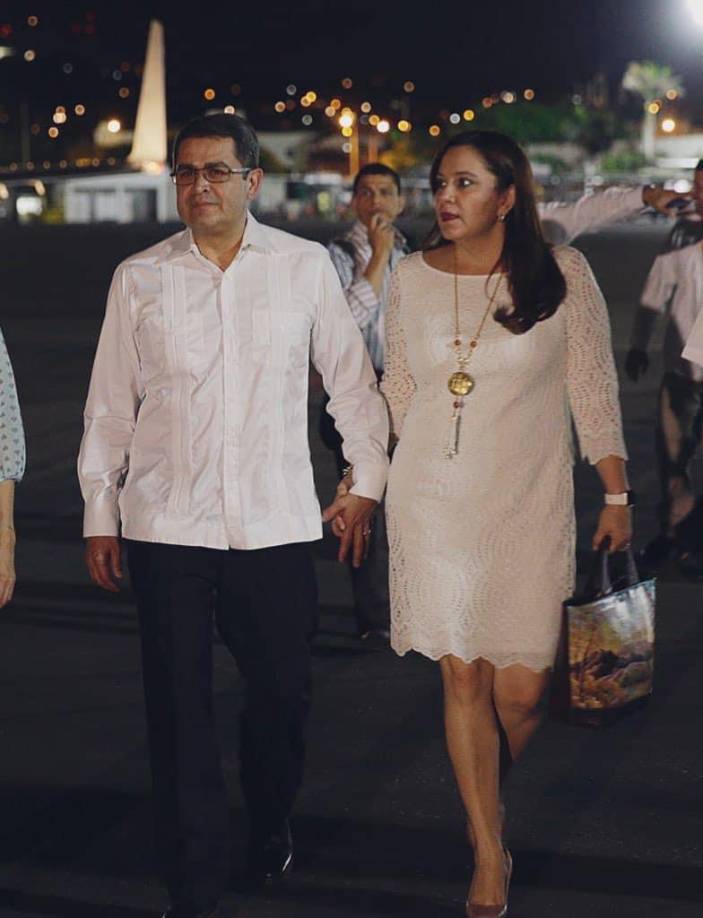 Ahora, el expresidente guarda prisión en Estados Unidos, a la espera del inicio de su juicio por narcotráfico. 