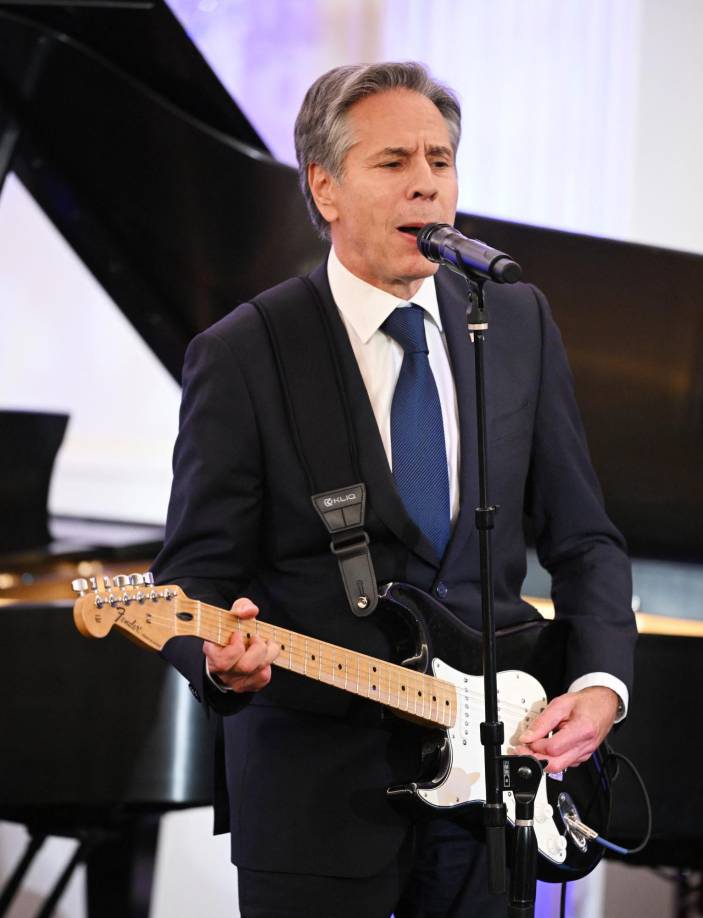 Al abandonar el establecimiento, los funcionarios del Departamento de Estado expresaron a la prensa su satisfacción por la calidad del almuerzo.