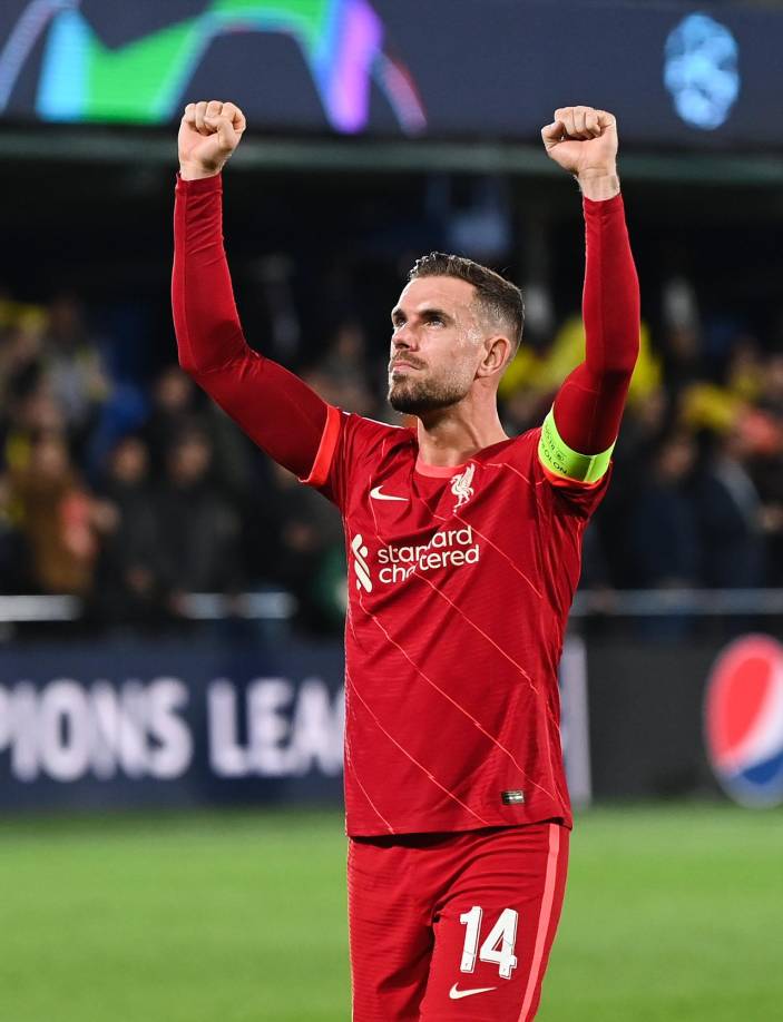 Según la prensa neerlandesa, que explica que Jordan Henderson eligió el Ajax después de salir de Arabia. Asimismo, antes de su fichaje habría sido ofrecido a tres equipos: el Bayern Munich, Borussia Dortmund y el FC Barcelona, pero los tres habrían desestimado el fichaje.