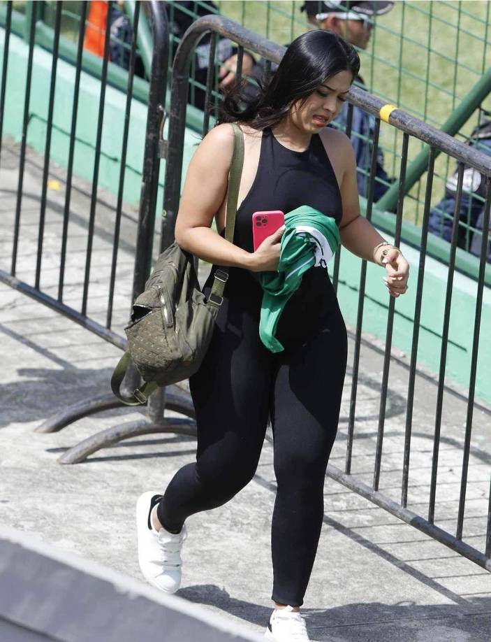 Las chicas que adornaron el derbi Marathón-Real España en el Yankel