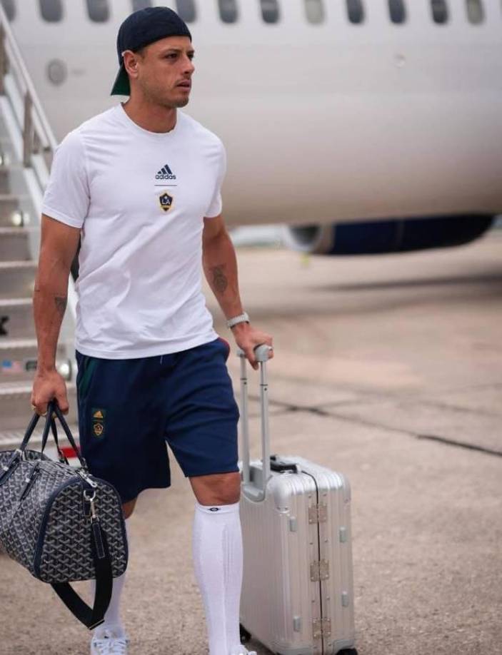 El delantero mexicano ahora piensa en su futuro y sabe que tener el físico a tono es importante.