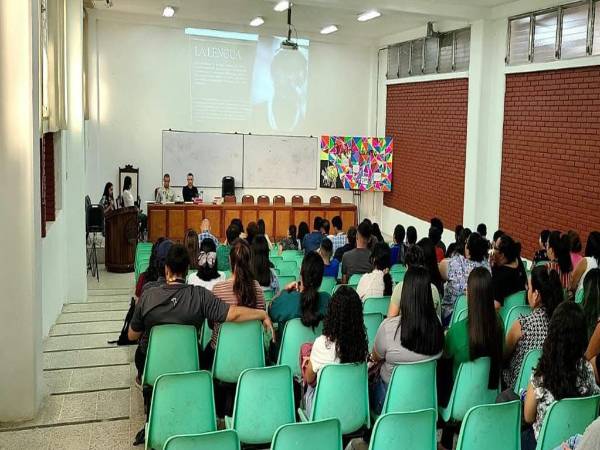 El evento se realizó el pasado jueves. Fue el cierre de la Semana de las Letras en UNAH-VS.