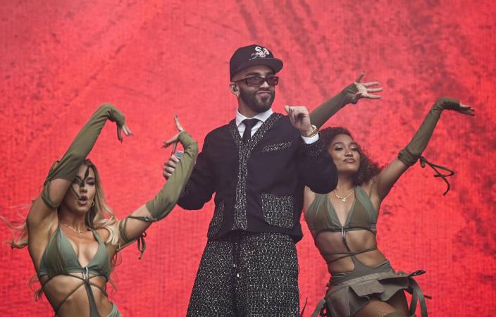 Actuación del artista Manuel Turizo, dentro de las actuaciones programadas con motivo del Día de la Hispanidad, este domingo en Madrid.