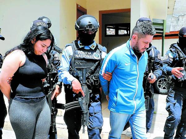 <b>Dos de los implicados capturados ayer por agentes de la Dipampco en la capital.</b>