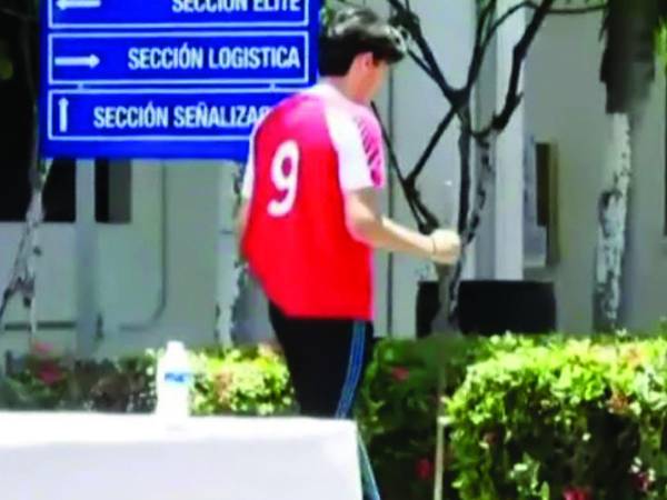 Isaac Sandoval y Daniela Aldana mantuvieron una relación por varios años. El 6 de febrero de este año, sorprendieron al informar que estaban juntos de nuevo, pero se volvieron a separar.