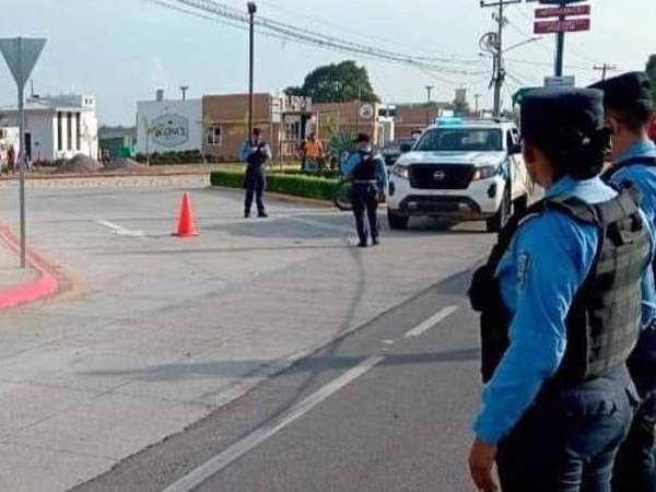 La plaza comercial donde ocurrió el crimen está ubicada en la carretera que de El Progreso conduce hacia Tela.