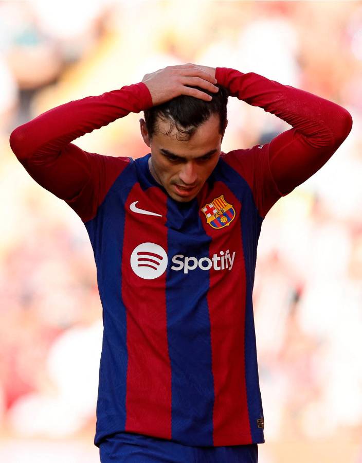 Pedri volvió a jugar de titular con el Barcelona, pero no pudo cambiar la historia del partido en Vallecas.