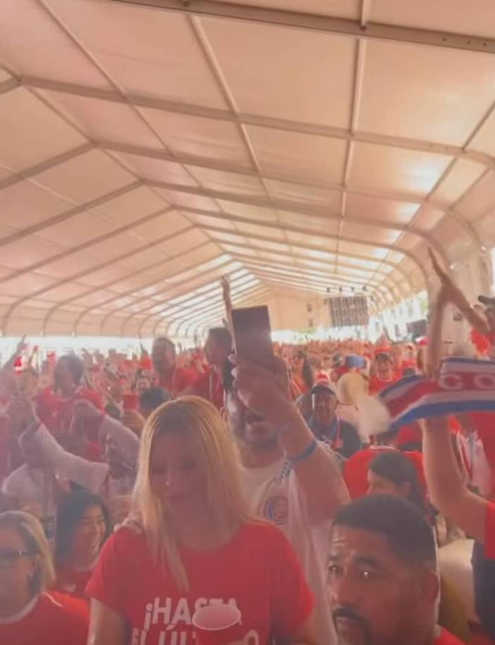 La pasión se desbordó en cada lugar de Costa Rica .