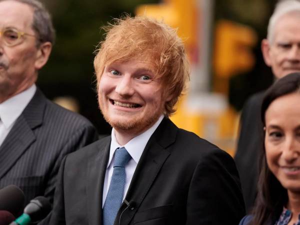 El cantautor Ed Sheeran no se ha expresado públicamente sobre la decisión de la radiodifusora.