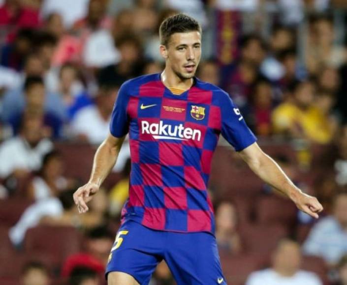 Clement Lenglet - El acompañante de Piqué en la defensa es el central francés.