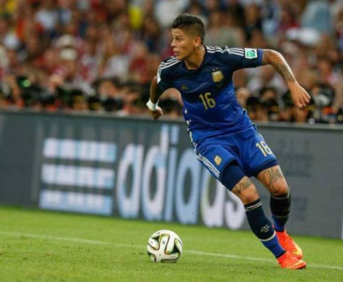 Marcos Rojo of Argentina in action during the 2014 FIFA World Cup Final match at Maracana Stadium, Rio de Janeiro<br/>Picture by Andrew Tobin/Focus Images Ltd +44 7710 761829<br/>13/07/2014
