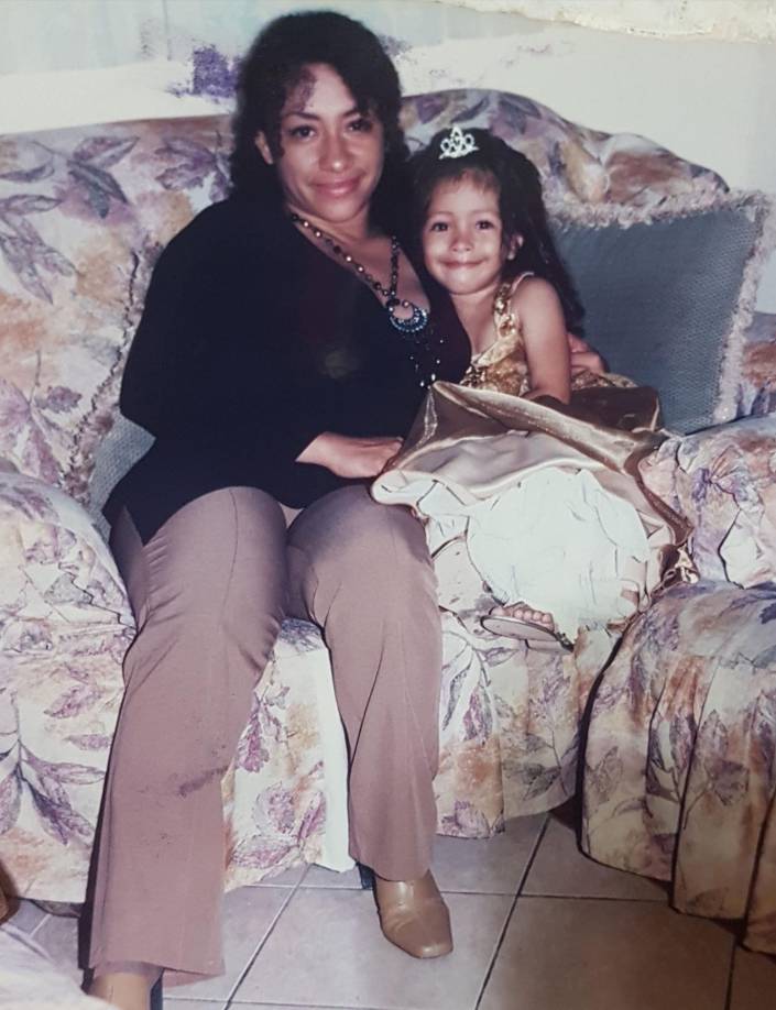 María Elena Cubillo fue una periodista muy reconocida en El Progreso, Yoro. Laboró en Radio Progreso, Teleprogreso, entre otros medios. Además era cantante.