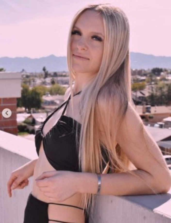 La novia de Barajas, identificada como Rylee Goodrich, fue pronunciada muerta en la escena mientras que Barajas fue llevado al hospital, donde sigue en condición crítica, luchando por su vida.