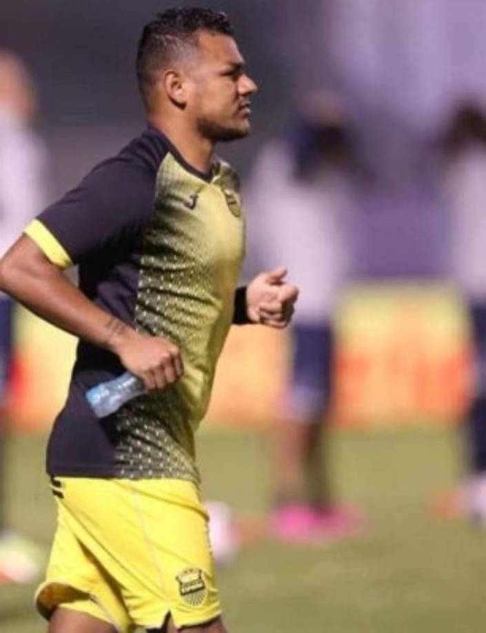 El Olimpia descartó el fichaje del volante zurdo Mario Martínez.