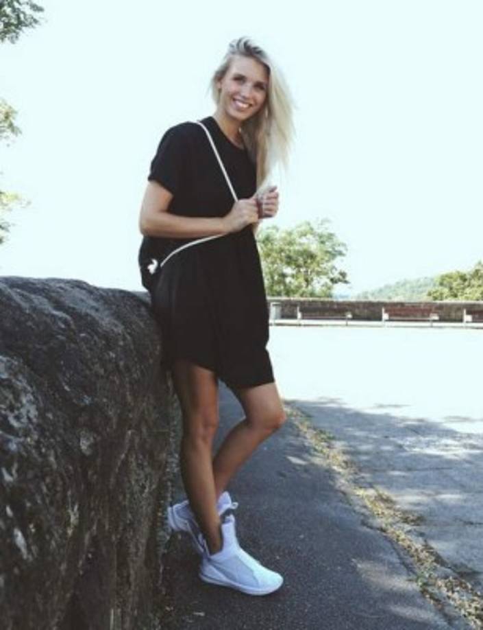 Parece que los relojes y bolsos con los que aparece Gartmann en sus 'posts' incumplen las leyes del país germano.