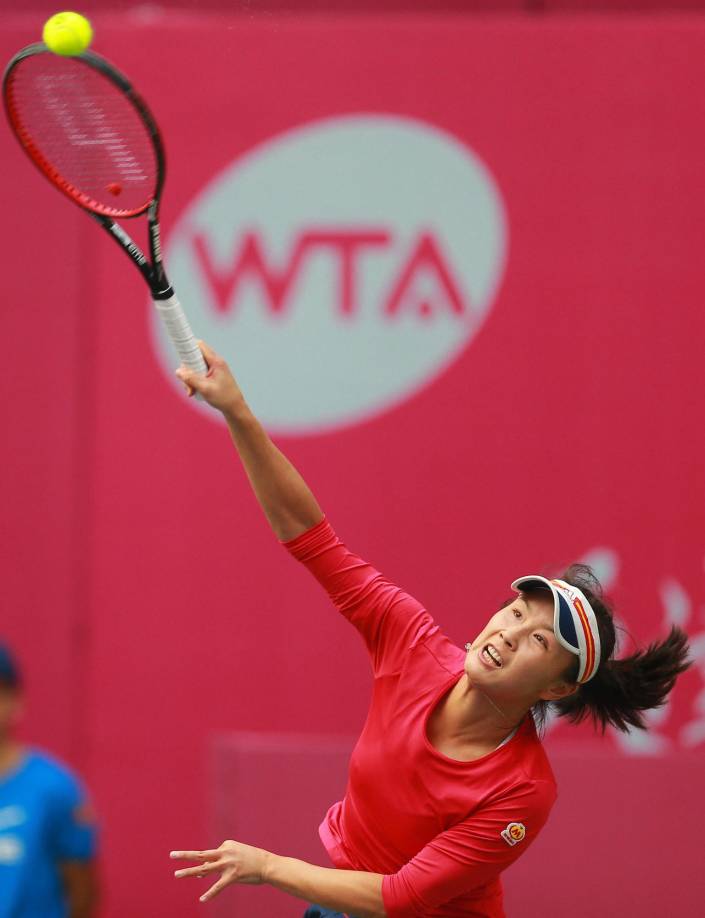 En China, el nombre Peng Shuai sigue apareciendo en los resultados de búsqueda en internet, pero cuando se busca su nombre asociado al de Zhang, no hay ningún resultado.