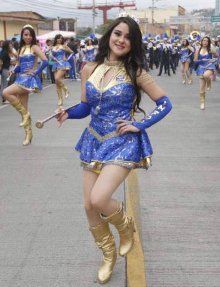 Ónice Flores mejor conocida como “Campanita” en el 2015 fue de las palillonas más aplaudidas, incluso hubo unos medios de comunicación que dijeron que ella era la más hermosa.