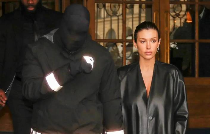 Aunque no es la primera vez que se toman un descanso, esta vez, fuentes cercanas a la pareja aseguran a TMZ, que viven separados desde hace semanas, y esta vez sí planean su divorcio tras casi dos años casados.