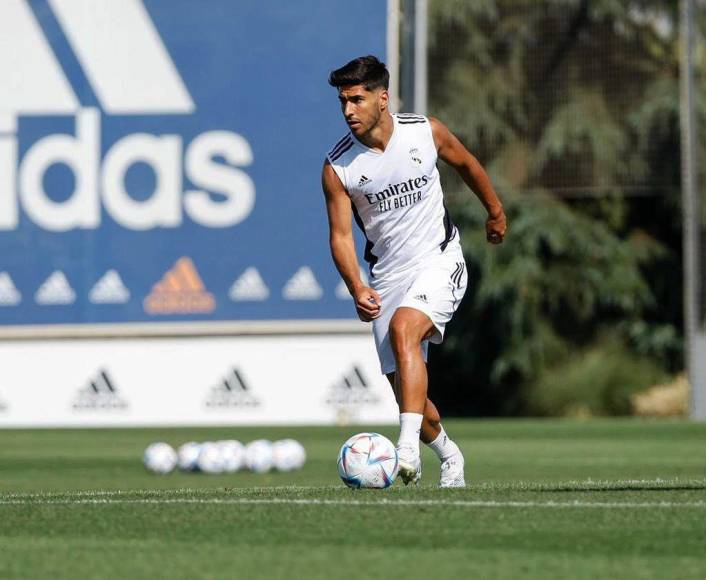 Marco Asensio: El zurdo español es otro de los que podría salir del Real Madrid debido a la falta de minutos. 