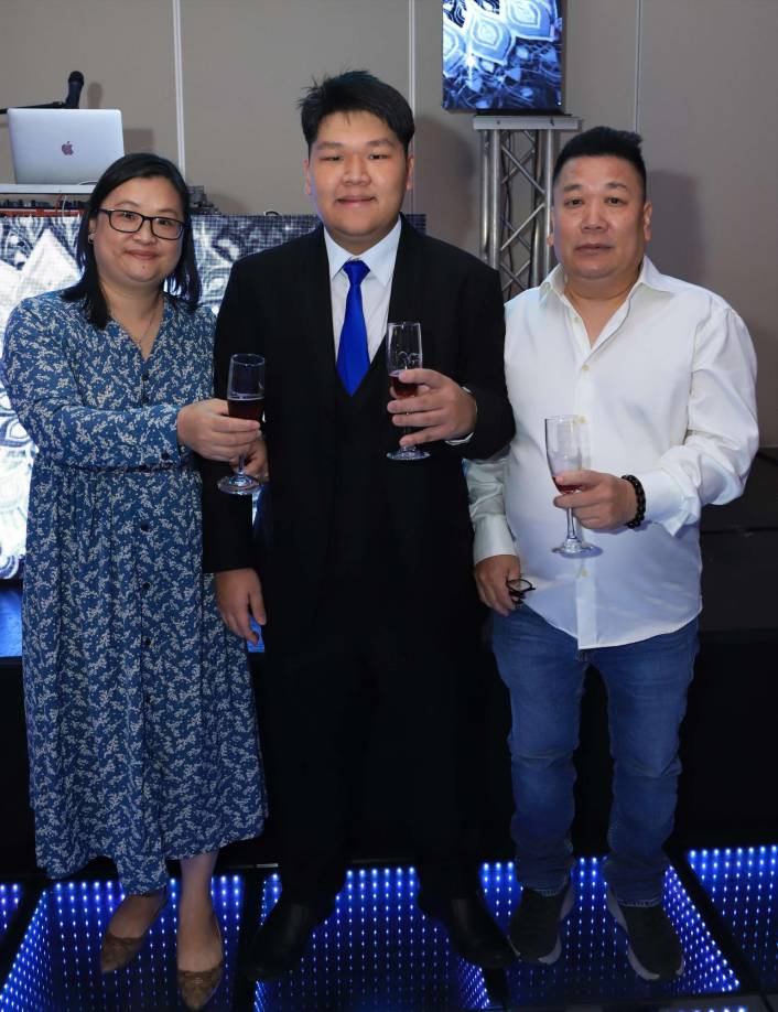 Jinshi Xiao, Steven Xiao y Wenrui Xiao