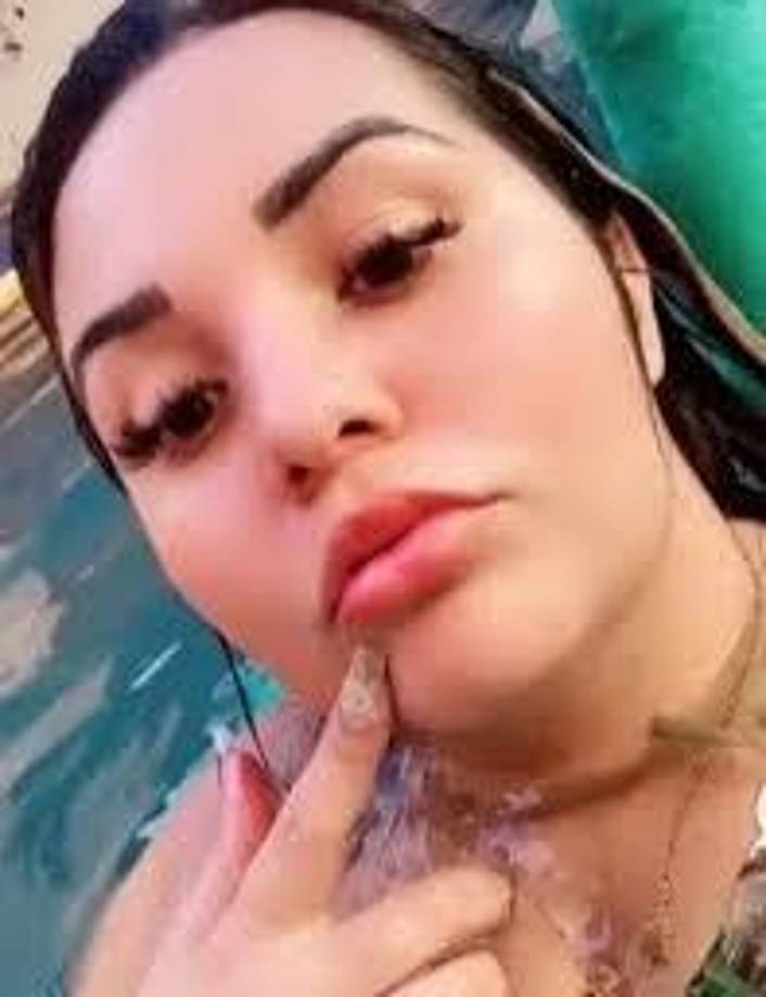  La joven de 27 años de edad, considerada una de las líderes de un cartel de drogas en Río de Janeiro con base de operaciones en el estado de Ceará, fue arrestada mientras disfrutaba de unas lujosas vacaciones y despilfarraba grandes sumas de dinero.