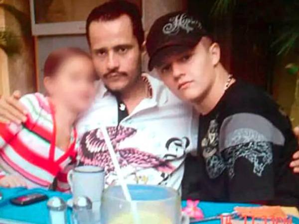 El narcotraficante mexicano Nemesio Rubén Oseguera Cervantes, el ‘Mencho’ junto a su hijo.