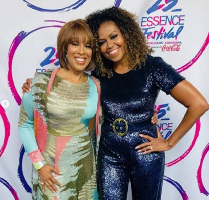 Michelle compartió una imagen junto a la presentadora Gayle King en su cuenta de Instagram.