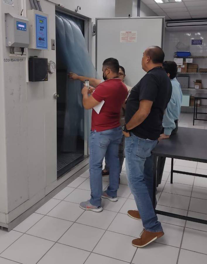 Investigan a tres funcionarios por 140,000 vacunas dañadas