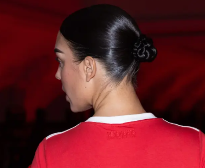 “Para el amor de mi vida”, era la declaración romántica de Cristiano en el vestido de su pareja durante la Semana de la Moda en París.