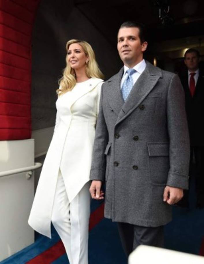 Ivanka y Donald Jr. Trump ingresaron juntos al estrado principal del Capitolio.