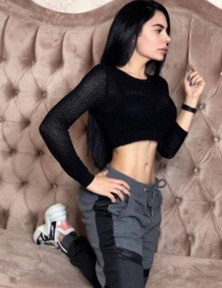 Con su cuerpo escultural siempre hace subir la temperatura de las redes.