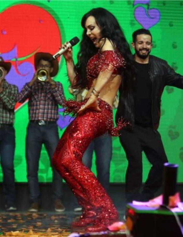 La hermosa Maribel también mostró sus dotes de bailarina.