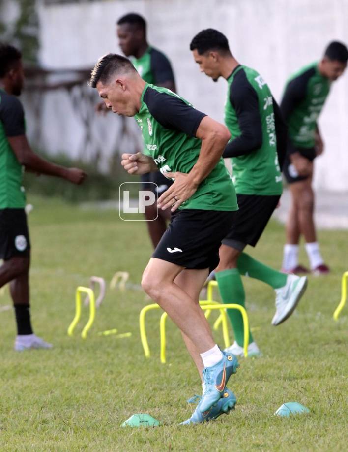 Martínez también comentó sentir nervios en su primer día con el Marathón. “El jugador no siente nervios no es un ser humano, pero cuando agarremos confianza haremos las cosas de la mejor manera”.
