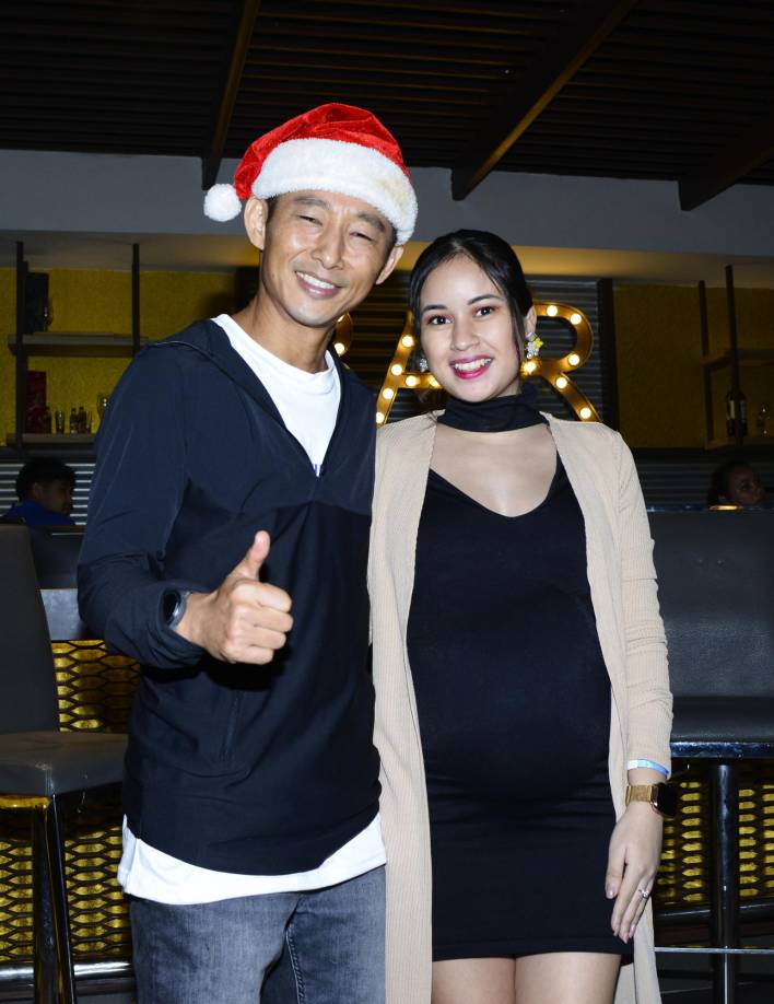 Shin Fujiyama y su prometida Yeimi Licona