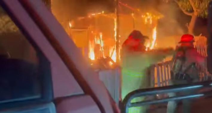Se escucharon gritos de auxilio: cinco miembros de una familia mueren calcinados en incendio