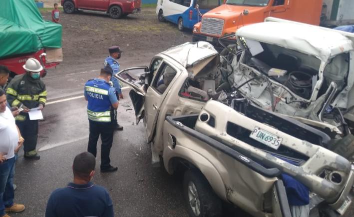 Dos muertos deja accidente en carretera del Lago de Yojoa