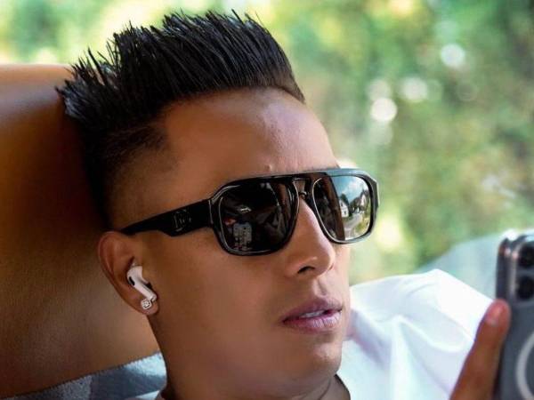 El futbolista peruano <b>Christian Cueva</b> se pronunció públicamente luego de ser denunciado por su esposa y tras ser despedido por su equipo, el Cienciano.