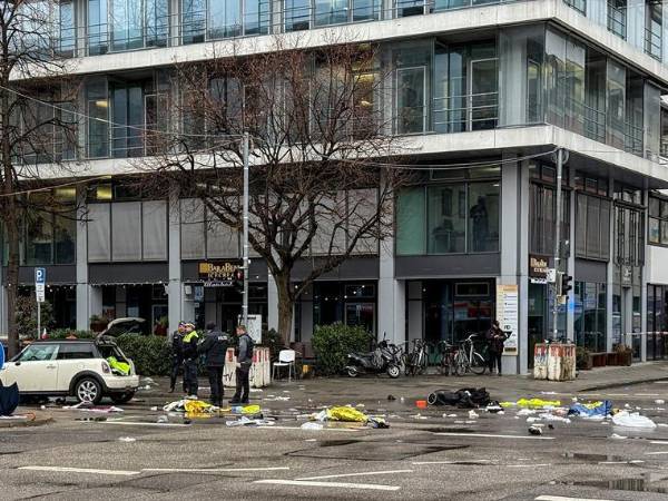 Los servicios de emergencia en el lugar del atropello en Múnich.